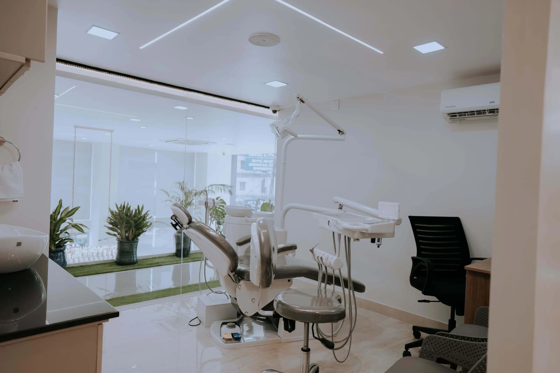 Elite Dental Studio Best Dental Clinic in Kannur reception
