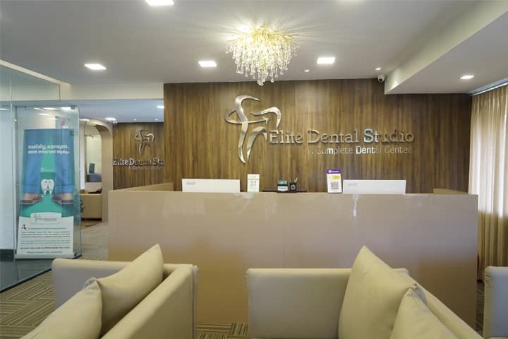 Elite Dental Studio Calicut treatment room