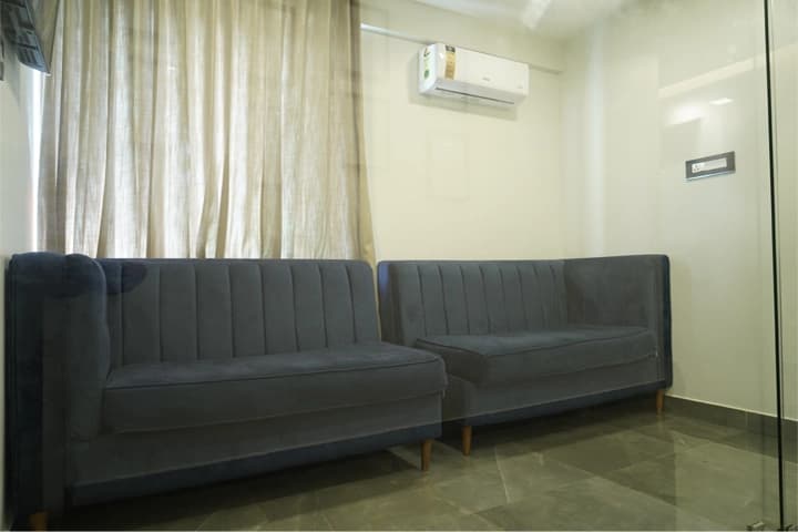 Elite Dental Studio reception
